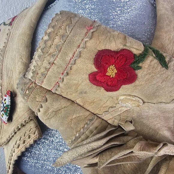 Vintage 70's Handcrafted Embroidered & Beaded Deerskin Jacket - Picture 9 of 16